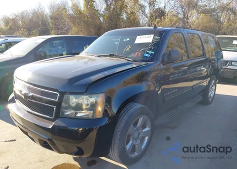 2010 Chevrolet Suburban 1500 Ls z USA, uszkodzony, nr VIN 1GNUCHE06AR237418
